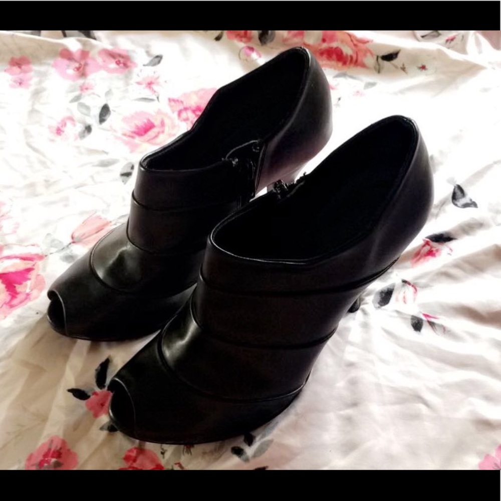 Black Fiona heels size 7